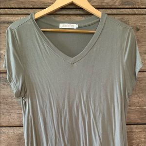Latched Mama V-Neck Boyfriend Nursing Tee